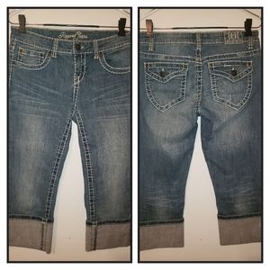 Request capri jeans size 9/29.  Excellent condition
